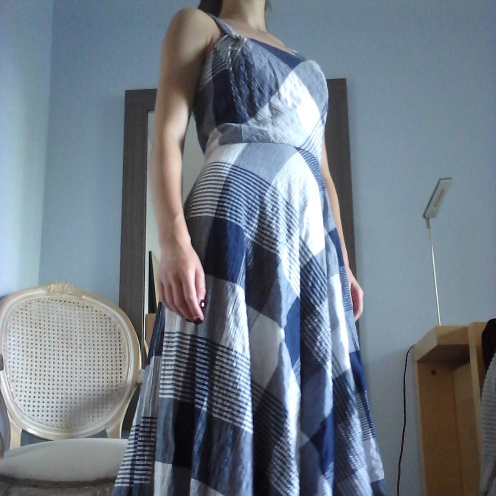 Cute plaid dress with intricate back